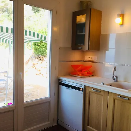 Simone شقة كاركيران