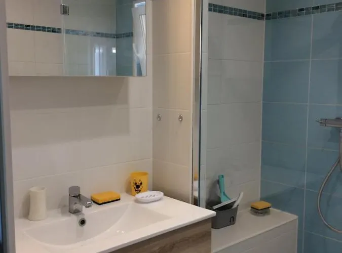 Simone * 카르쿠에이란느